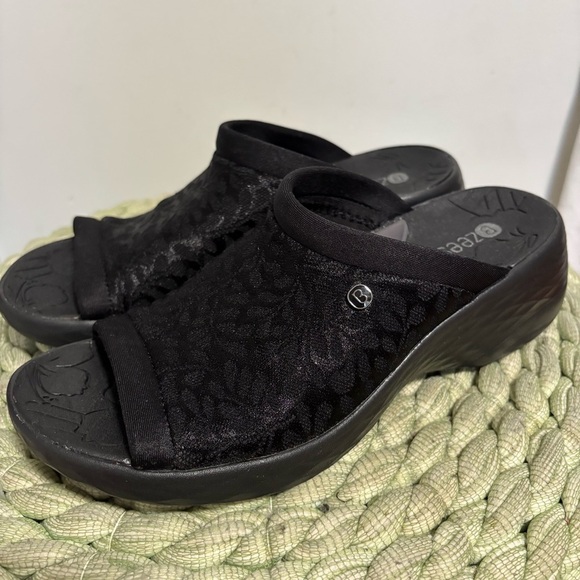 Bzees Black Jubilee Stretch Slide Comfort Arch Support Walking Sandals NWOB - Picture 4 of 12